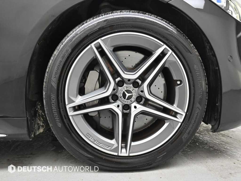 Mercedes-Benz S-Class — photo 06