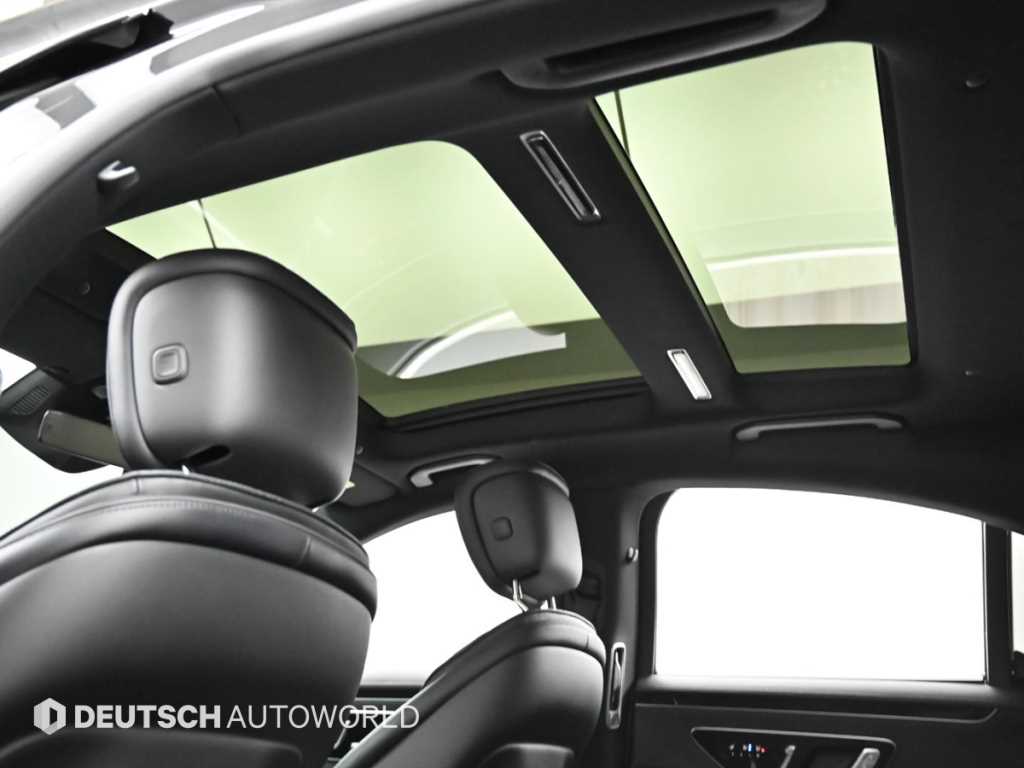 Mercedes-Benz S-Class — photo 18