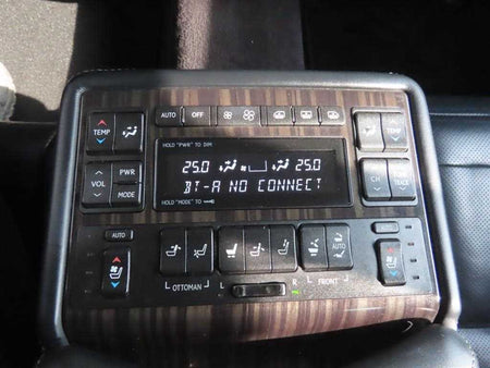 Lexus LS — photo 07