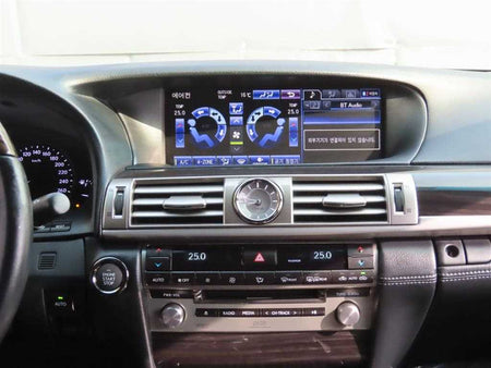 Lexus LS — photo 11