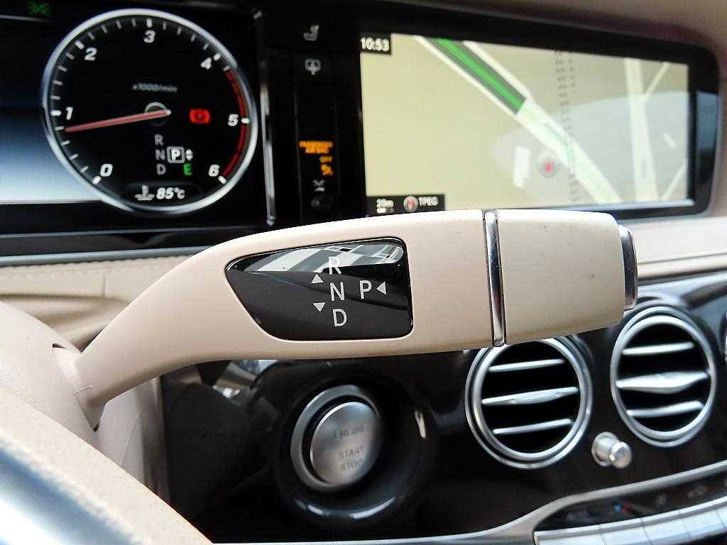 Mercedes-Benz S-Class — photo 10