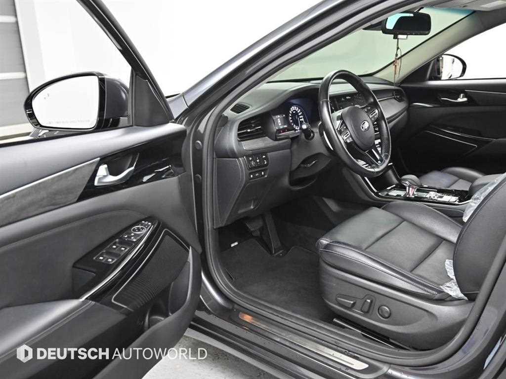 Kia K7 — photo 11