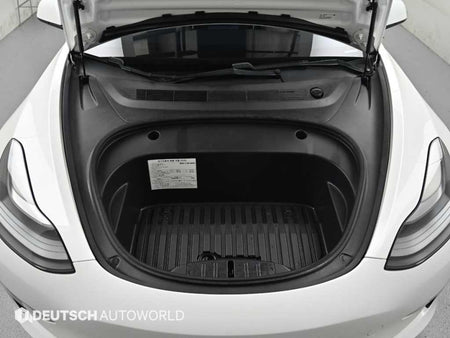 Tesla Model 3 — photo 06
