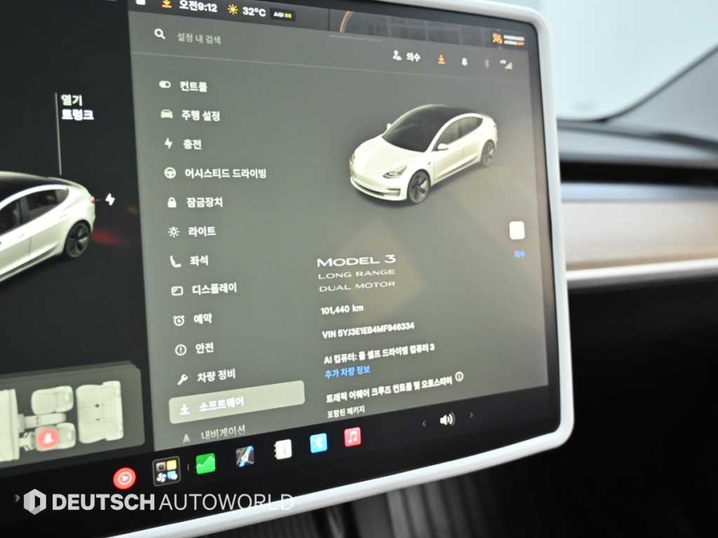 Tesla Model 3 — photo 08