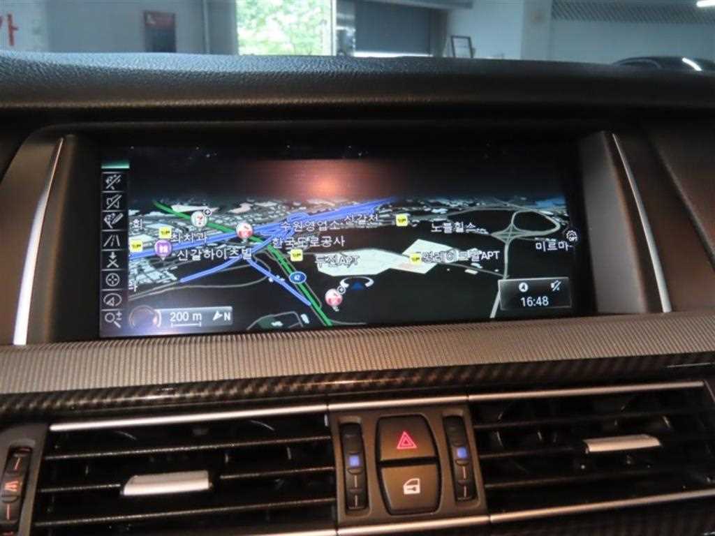 BMW M5 — photo 08