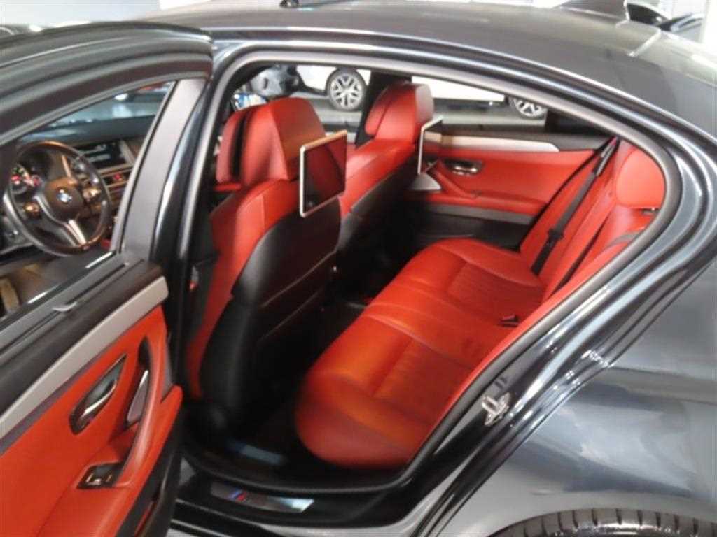BMW M5 — photo 15