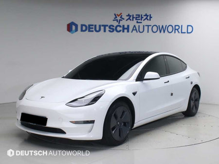 Tesla Model 3 — photo 01