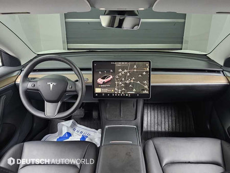 Tesla Model 3 — photo 07