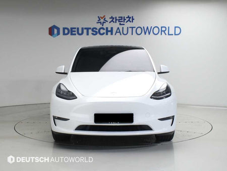 Tesla Model Y — photo 03
