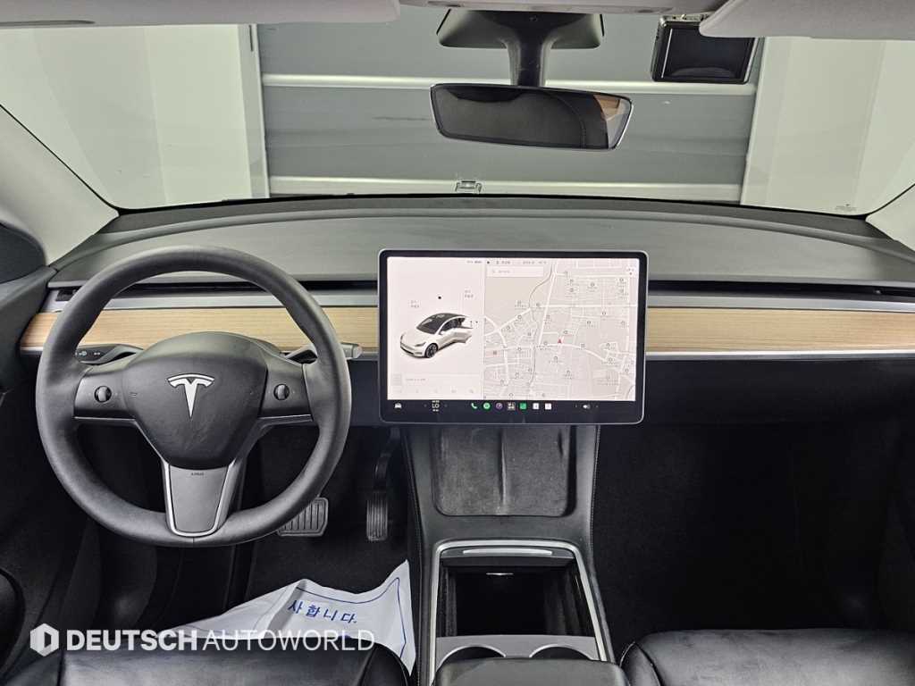 Tesla Model Y — photo 07