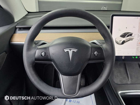 Tesla Model Y — photo 13