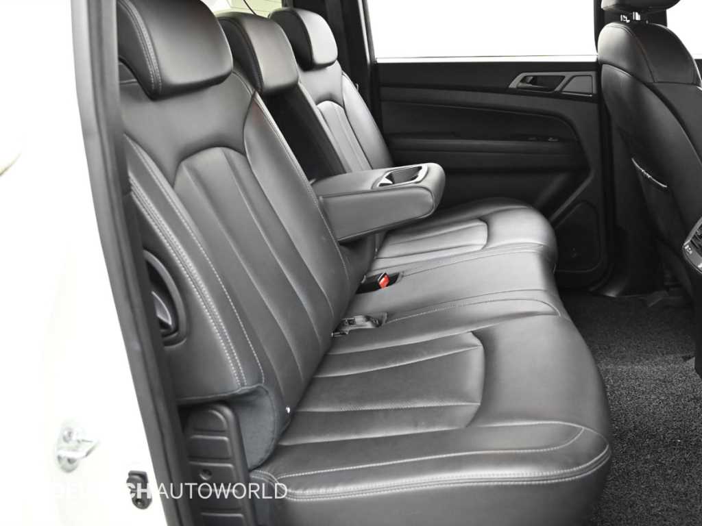 KGM Rexton — photo 12