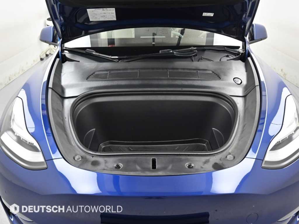 Tesla Model Y — photo 06