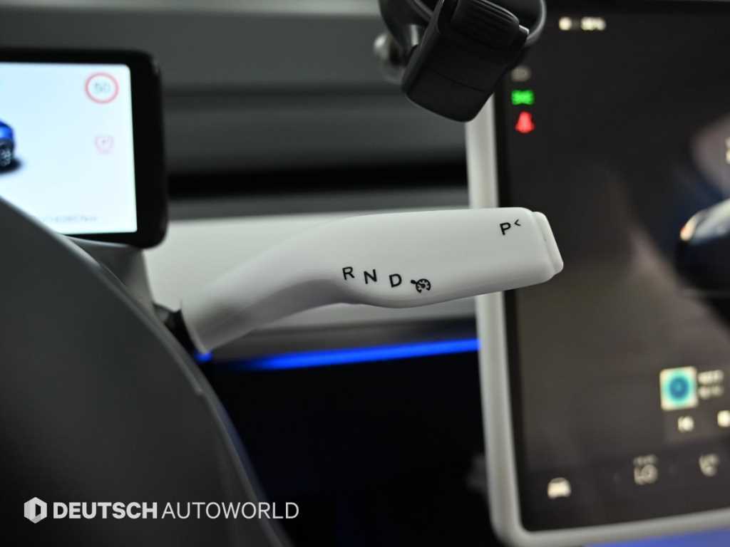 Tesla Model Y — photo 09