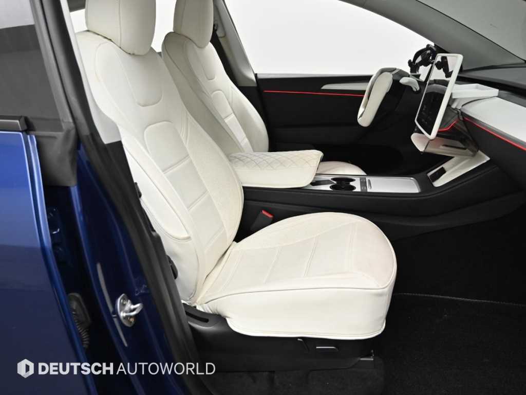 Tesla Model Y — photo 10