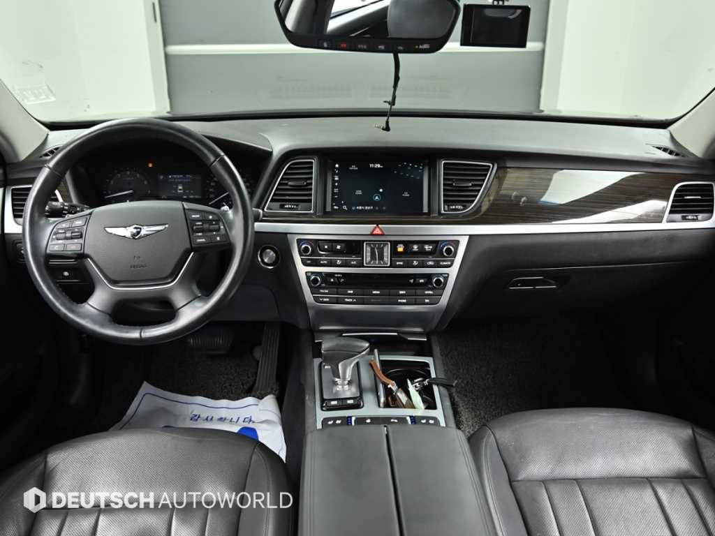 Genesis G80 — photo 07