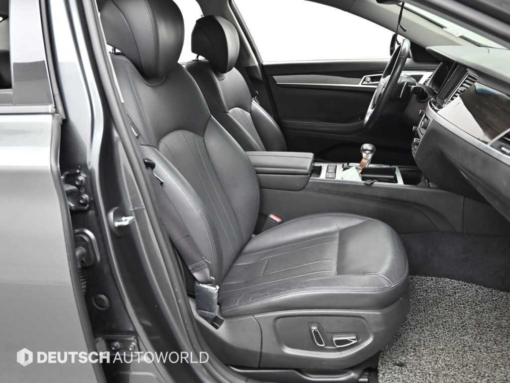 Genesis G80 — photo 10