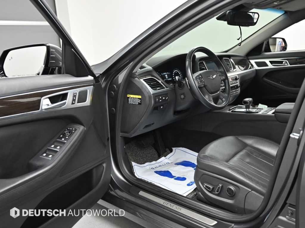 Genesis G80 — photo 11