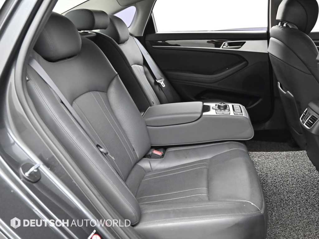Genesis G80 — photo 12
