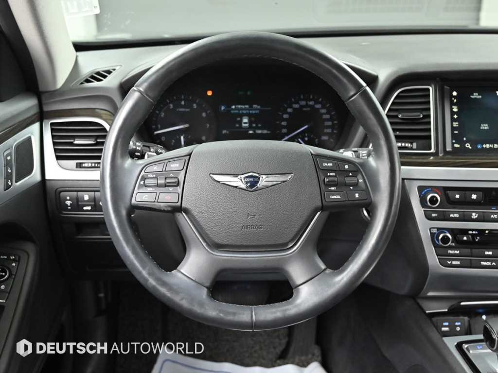 Genesis G80 — photo 13