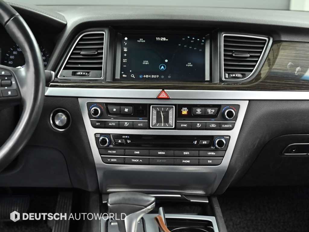 Genesis G80 — photo 14