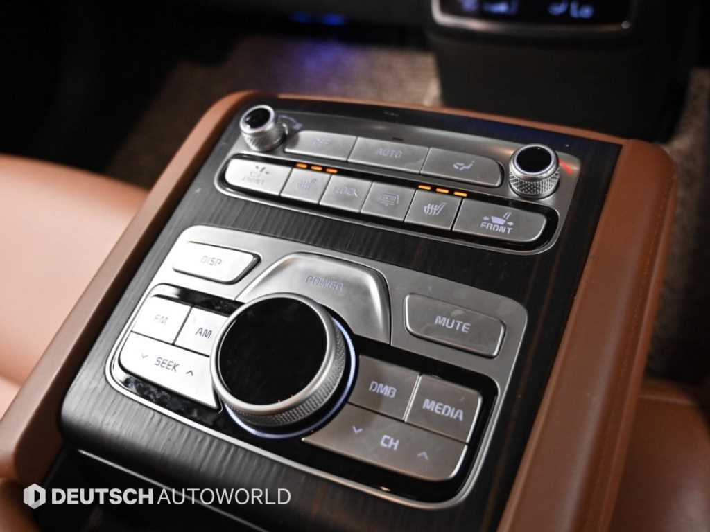 Kia K9 — photo 16