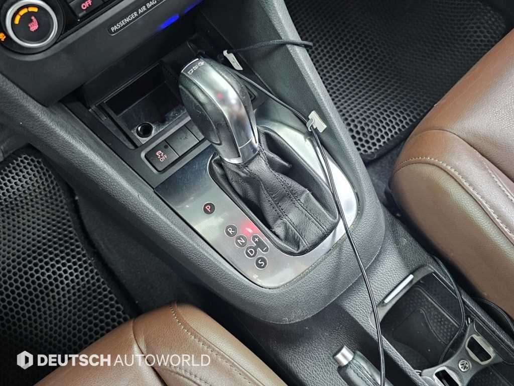 Volkswagen Golf — photo 09