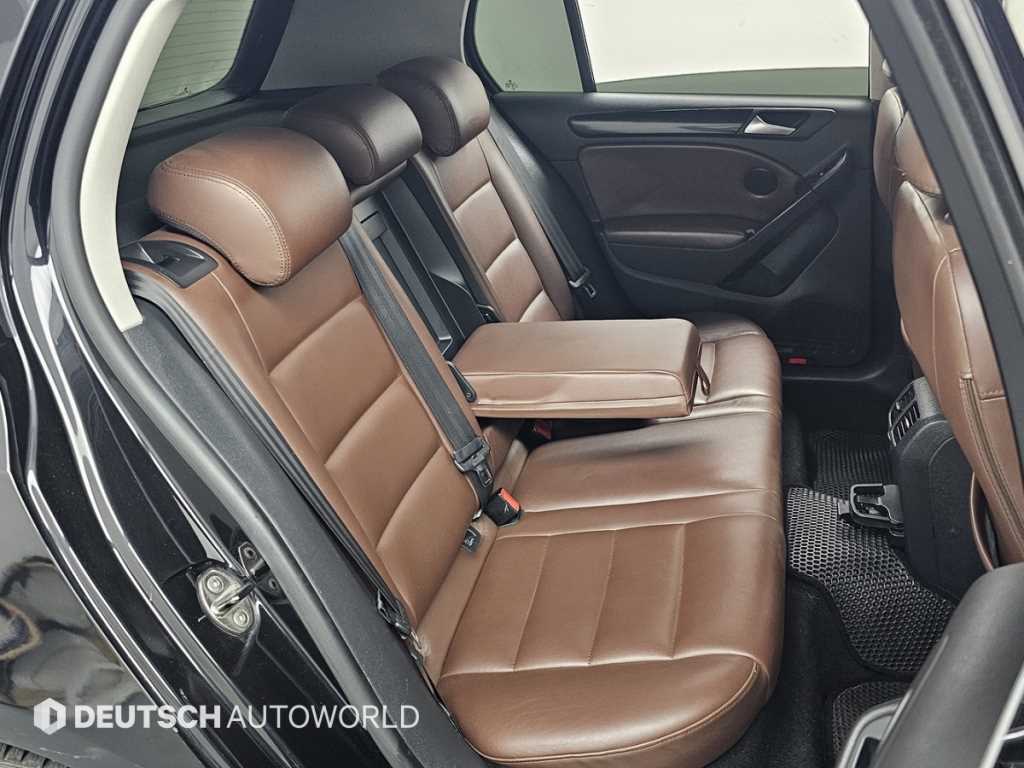 Volkswagen Golf — photo 12