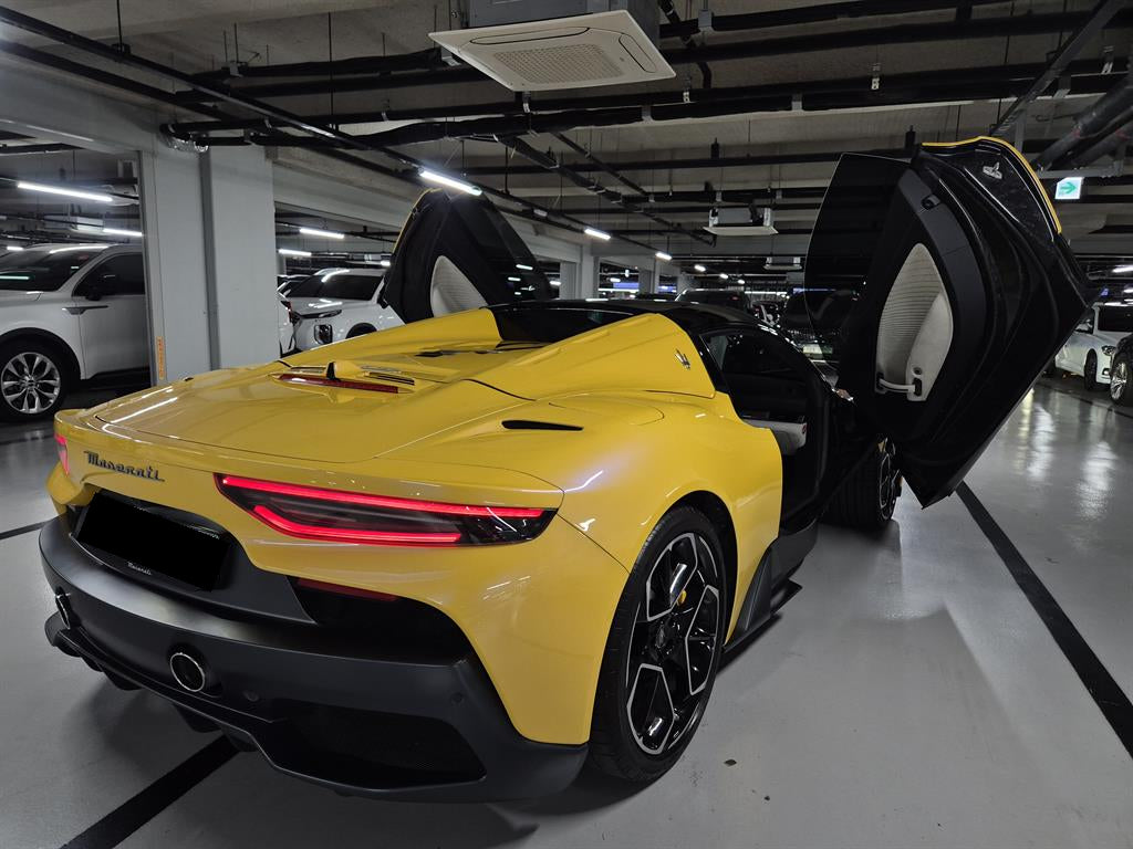 Maserati MC20 — photo 08