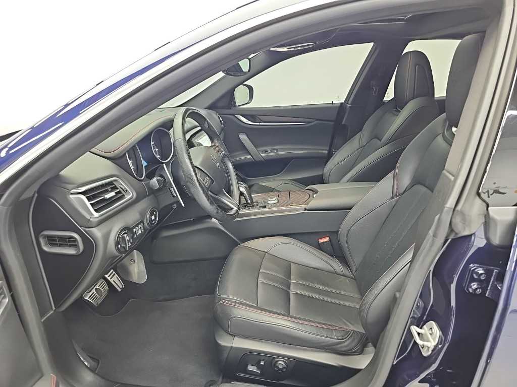 Maserati Ghibli — photo 11