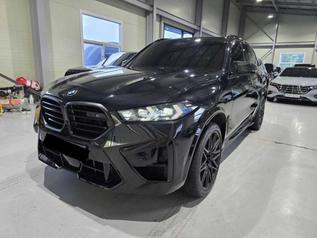 BMW X5M — photo 01
