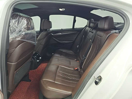 BMW 5-Series — photo 12