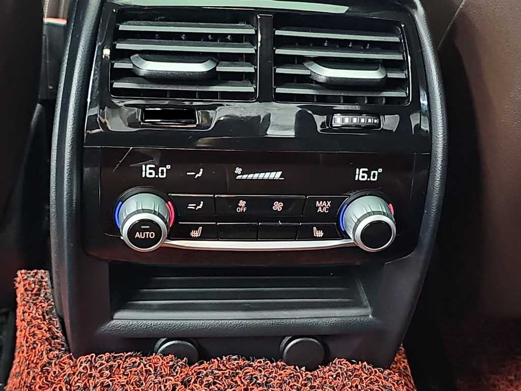 BMW 5-Series — photo 13