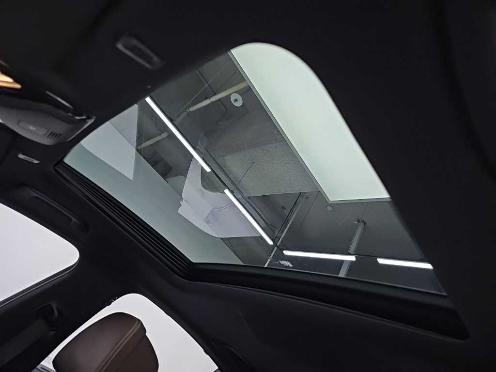 BMW 5-Series — photo 14