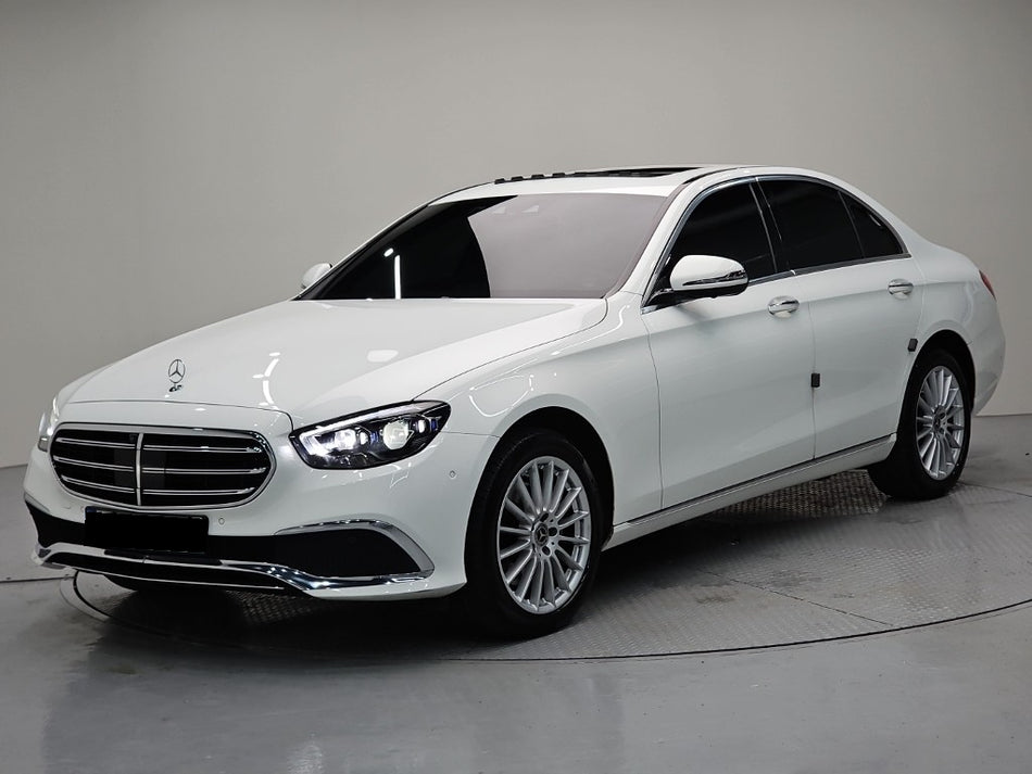 Mercedes-Benz E-Class — photo 01