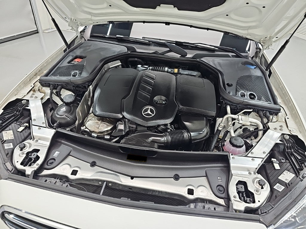 Mercedes-Benz E-Class — photo 05