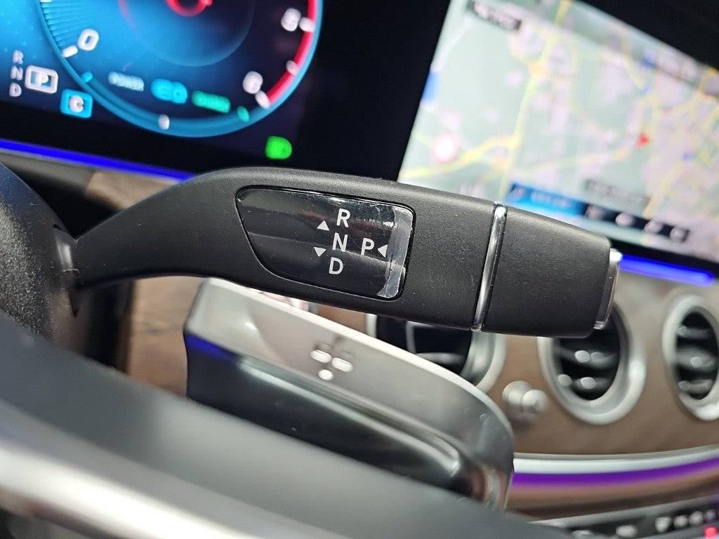 Mercedes-Benz E-Class — photo 08