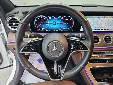 Mercedes-Benz E-Class — photo 09