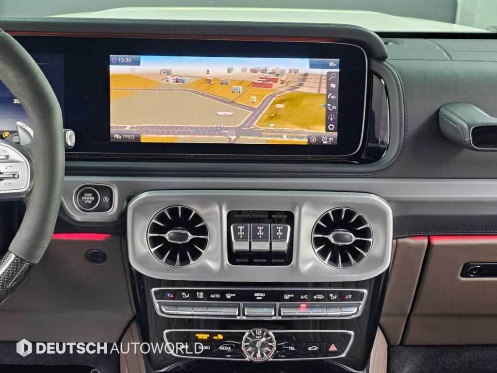 Mercedes-Benz G-Class — photo 14