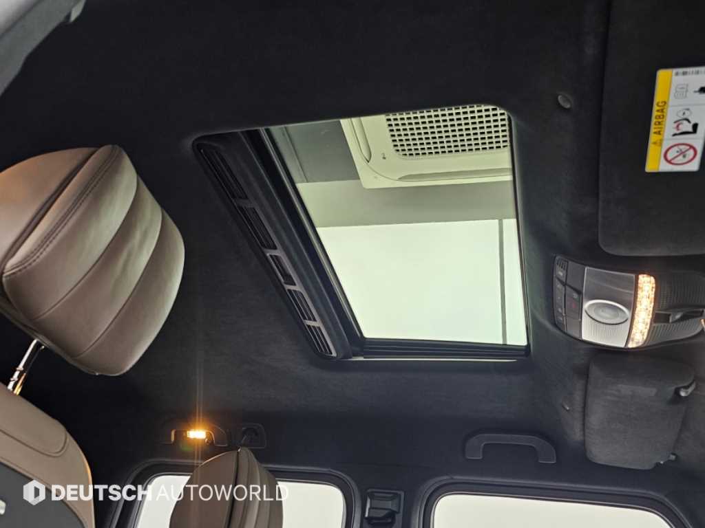 Mercedes-Benz G-Class — photo 18