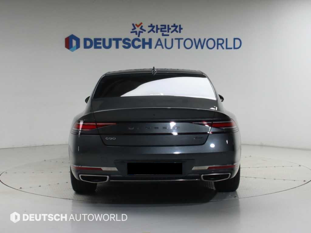 Genesis G90 — photo 04