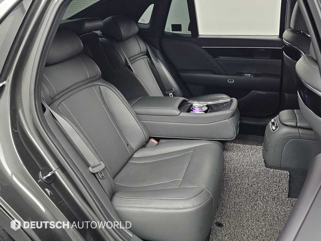 Genesis G90 — photo 12