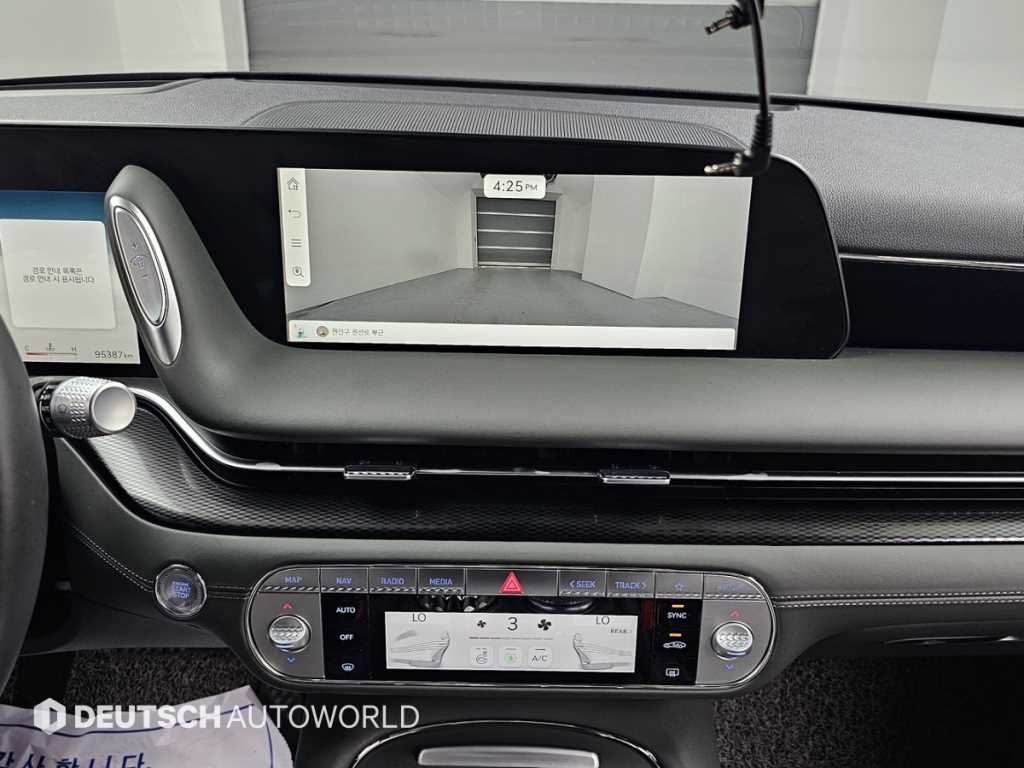 Genesis G90 — photo 14