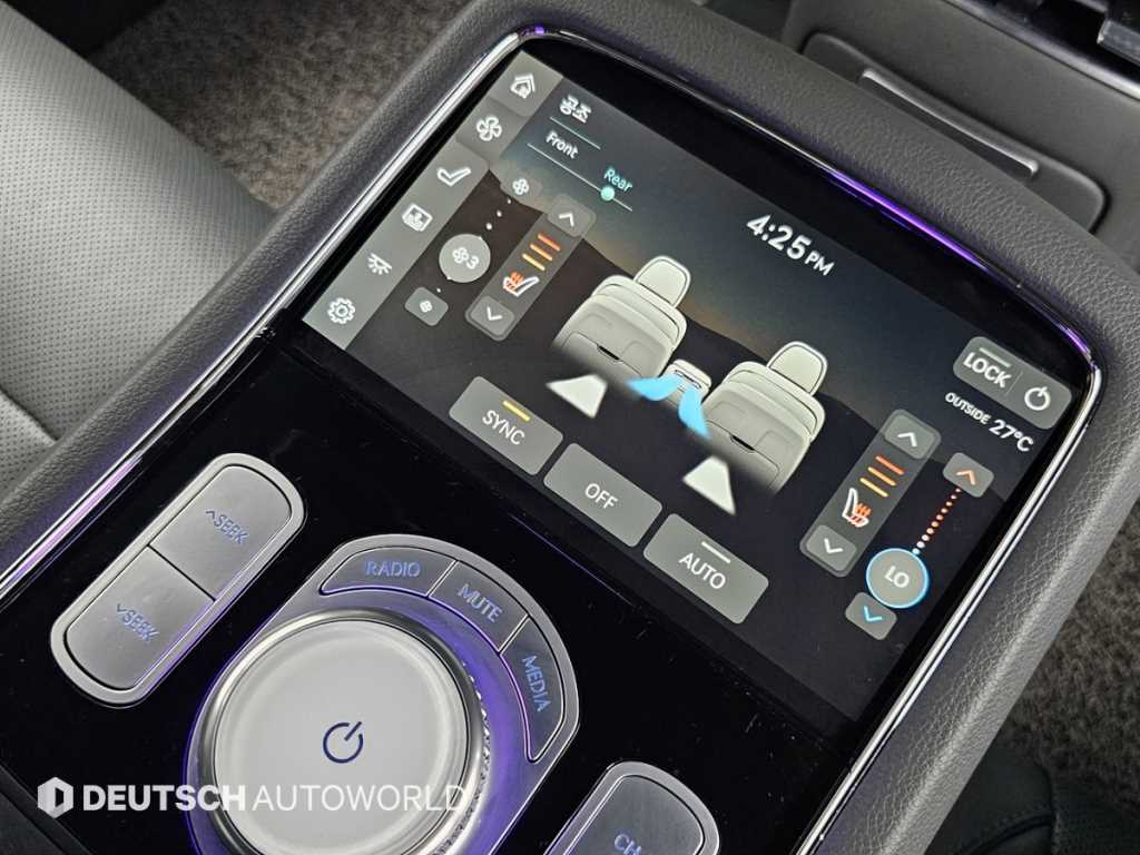Genesis G90 — photo 16