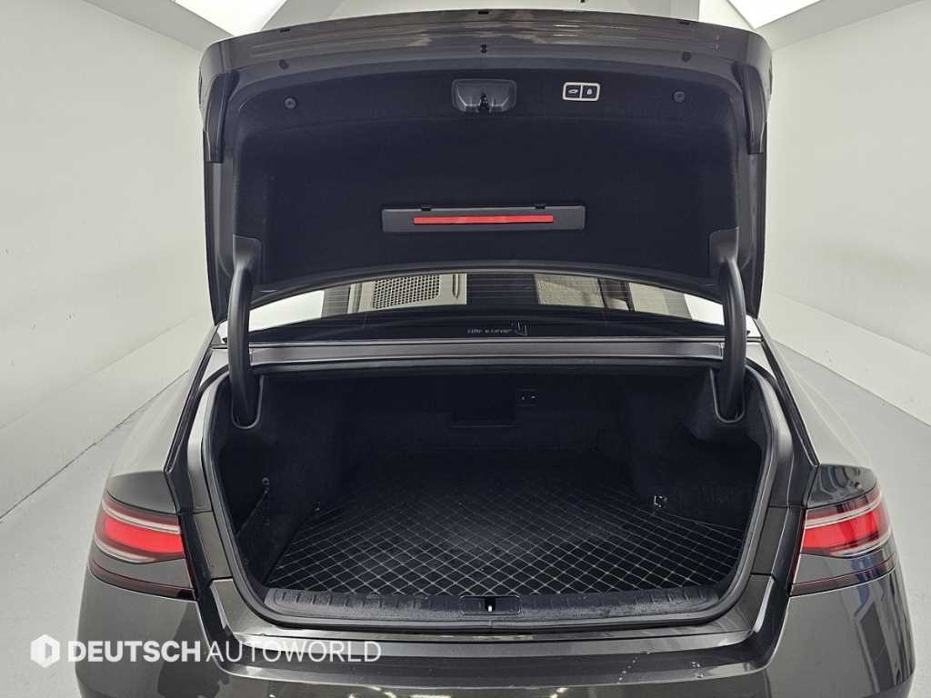 Genesis G90 — photo 19