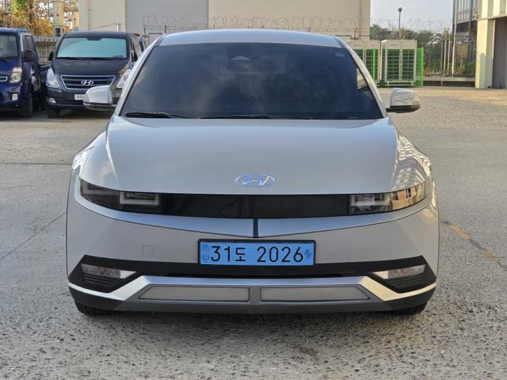 Hyundai Ioniq5 — photo 01