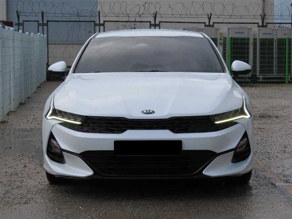 Kia K5 — photo 02