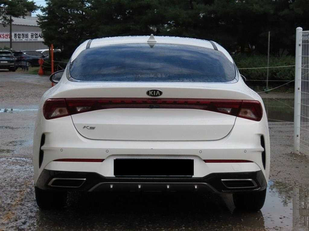 Kia K5 — photo 04