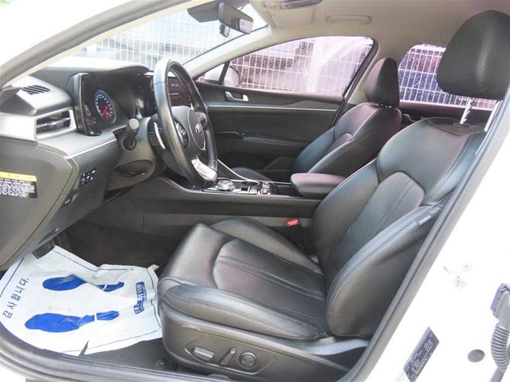 Kia K5 — photo 05
