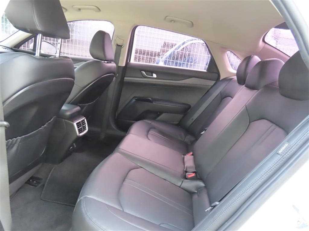 Kia K5 — photo 07